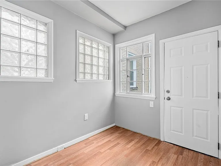 814 Woodward Ave — Photo 8
