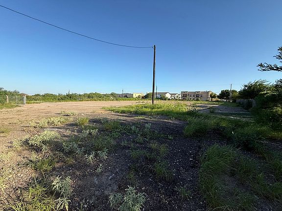 3rd image of 2315 Powerline Dr