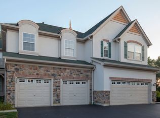 322 Bay Tree Cir, Vernon Hills, IL 60061