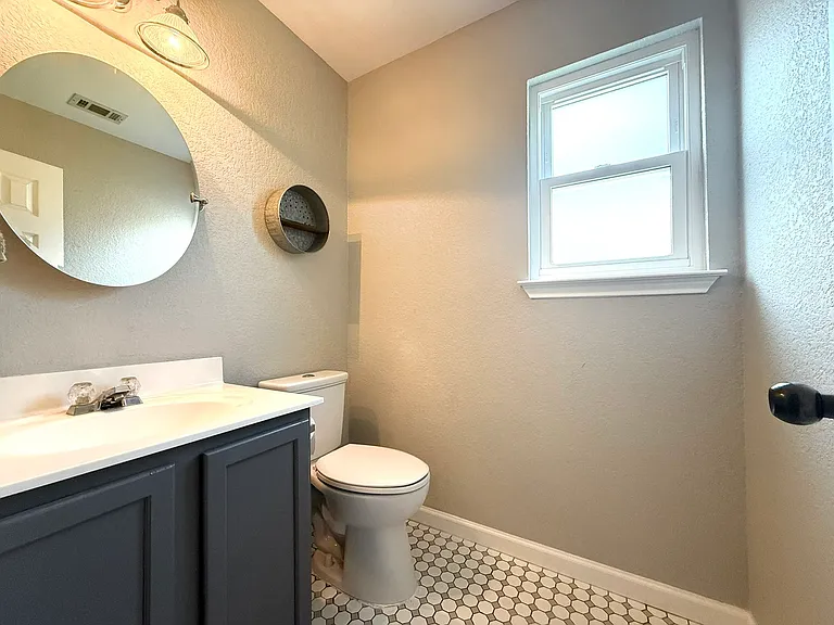 202 Paige Bnd — Photo 7