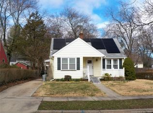 102 Glen View Ter, New Haven, CT 06515