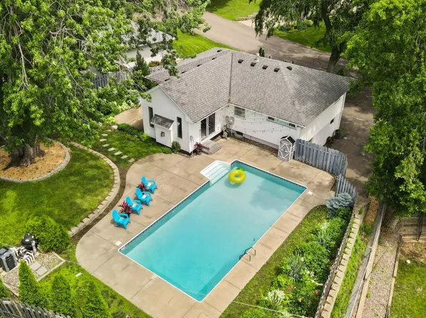1828 Parker Ln, Saint Louis Park, MN 55426