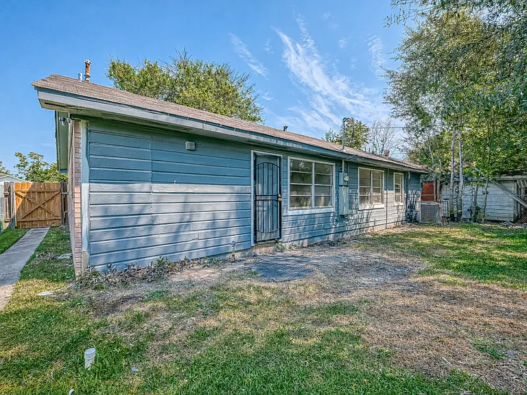 3918 Tavenor Ln — Photo 20
