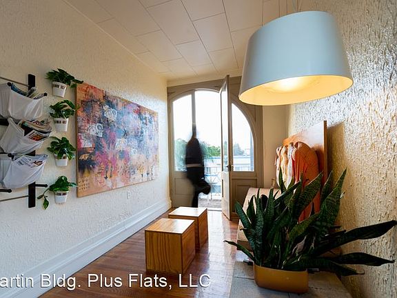 4th image of 401 Olive St APT 11