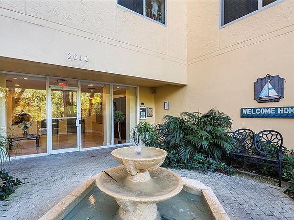 4th image of 2640 NE 135th St #100