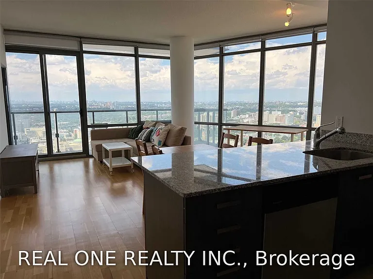 832 Bay St #3903 — Photo 9