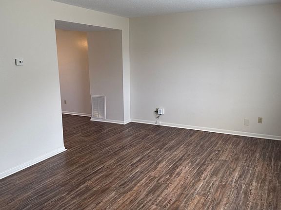 2nd image of 2332 Pinewood Dr #2334P