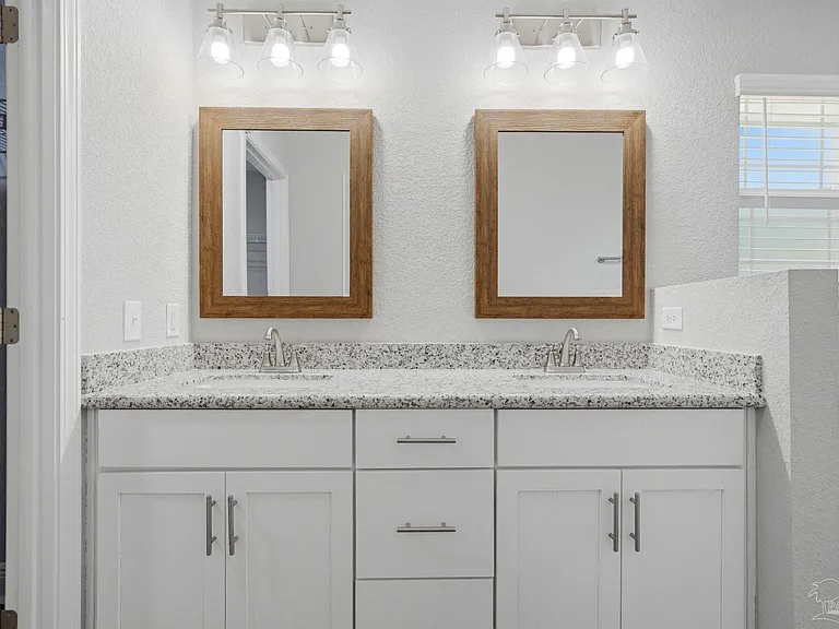 1454 Windy Ln — Photo 17