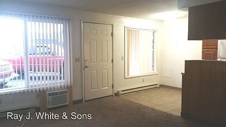 2nd image of 807 18th St APT A