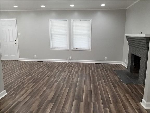 3rd image of 1649 N Medford Ave