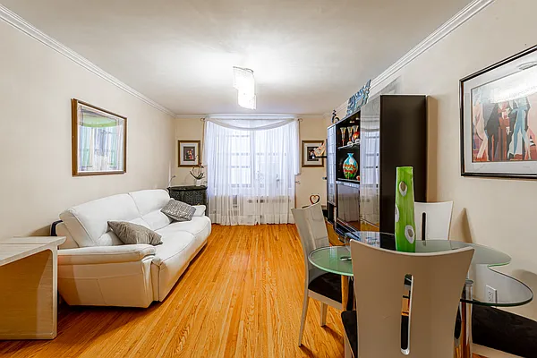 Sold by Yup Realty LLC | media 33