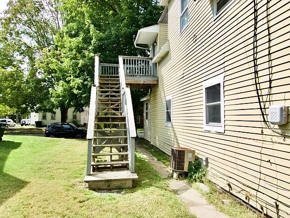 3rd image of 204 N Dill St