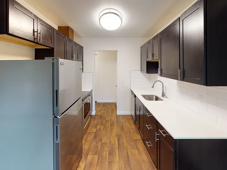 Kitchen - 648-708 sq ft floorplan - Chocolate Color Scheme