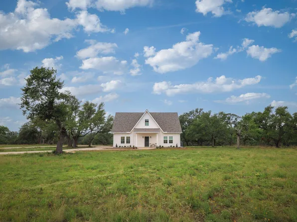 105 Colette Ln, Blanco, TX 78606