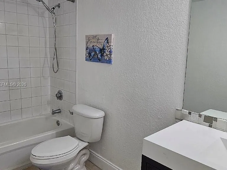 5201 Geneva Way #202 — Photo 4