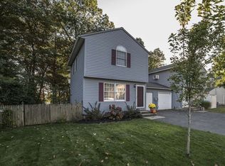 71 Glenmore St, Springfield, MA 01129
