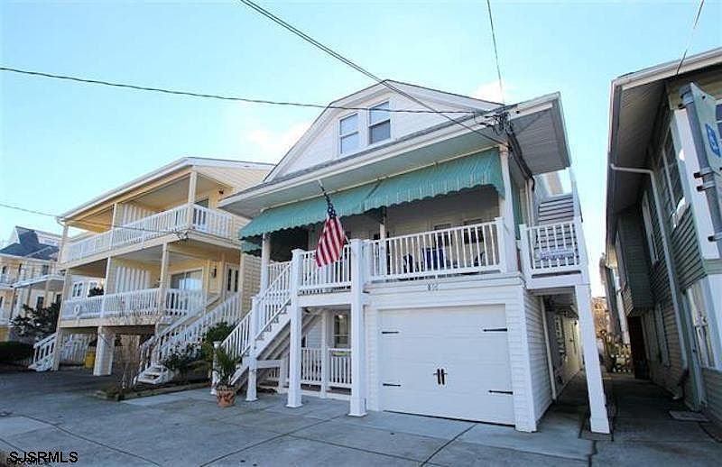 1st image of 846 2nd St