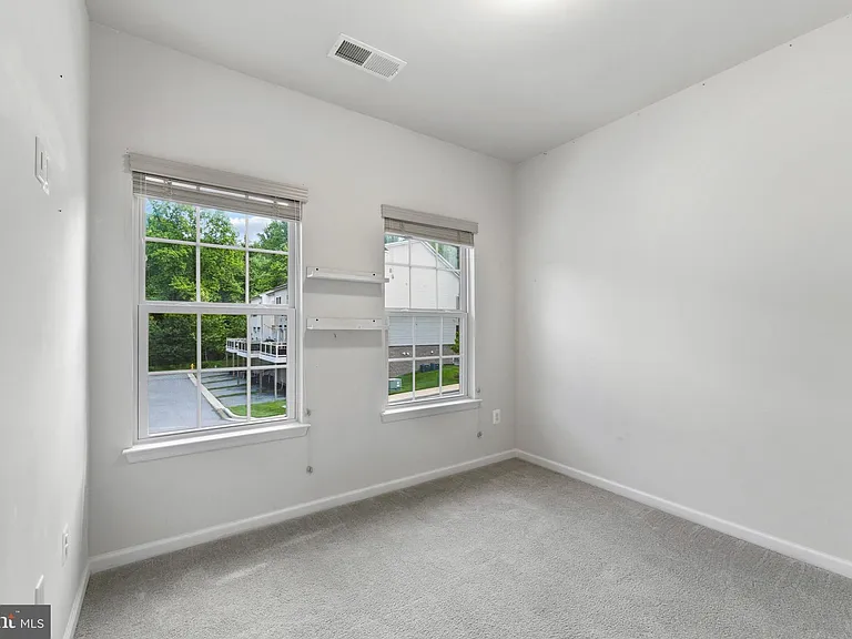 2720 Fredericksburg Rd — Photo 28