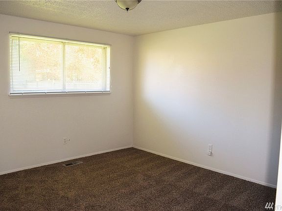 4th image of 17015 15th Ave E