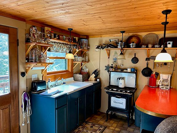 5th image of 1050 Spring Farm Road