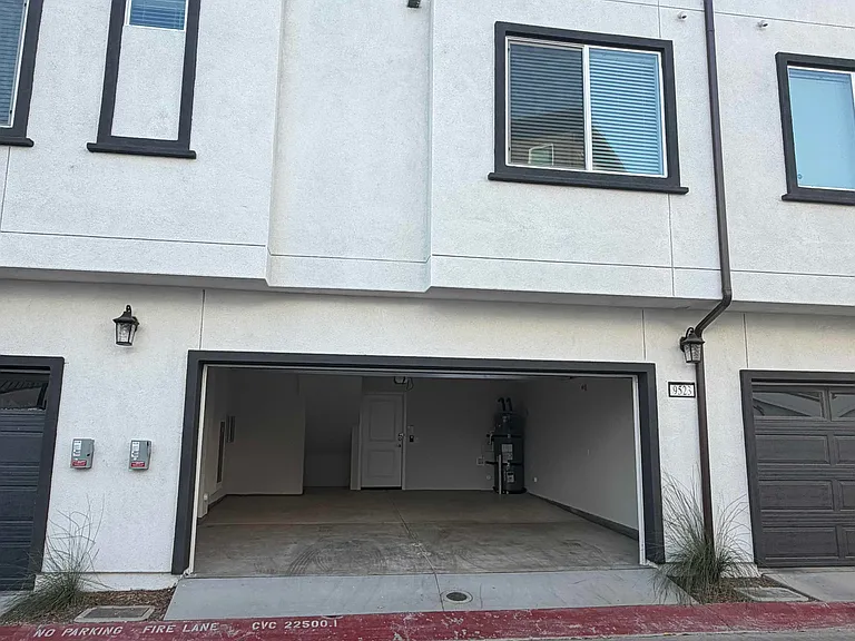 9523 Hannah Way — Photo 17