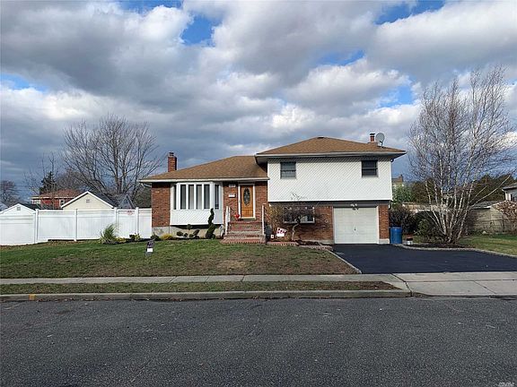 2nd image of 27 Parkdale Dr