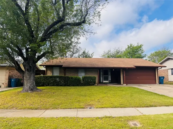 164 Price Dr, Lewisville, TX 75067