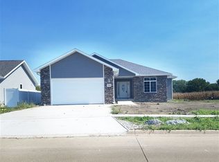1826 Missouri View Ln, South Sioux City, NE 68776