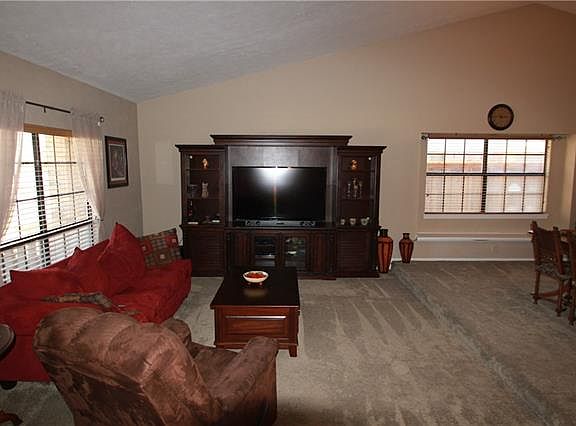 5th image of 1308 Heidi Dr