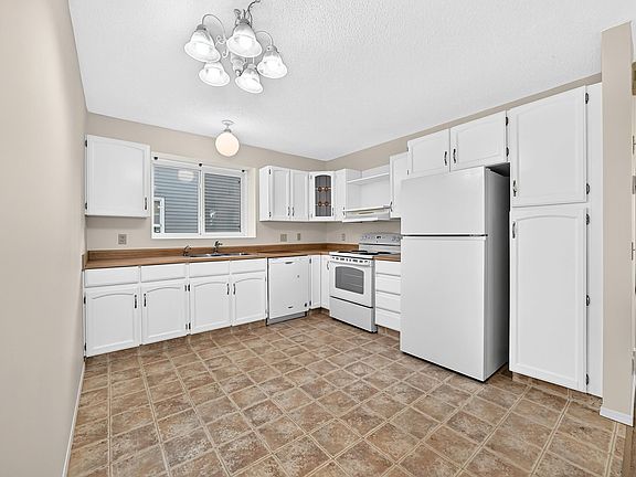 5th image of 1119 38th St NW