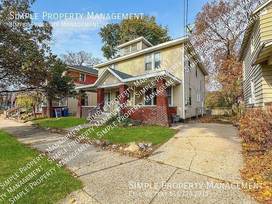 1st image of 113 Caledonia St NE