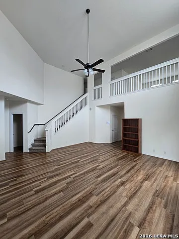 4 bed, 2.5 bath, 2502 sqft, $1,999 — Photo 3