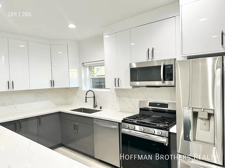 608 1/2 W Hillcrest Blvd — Photo 4