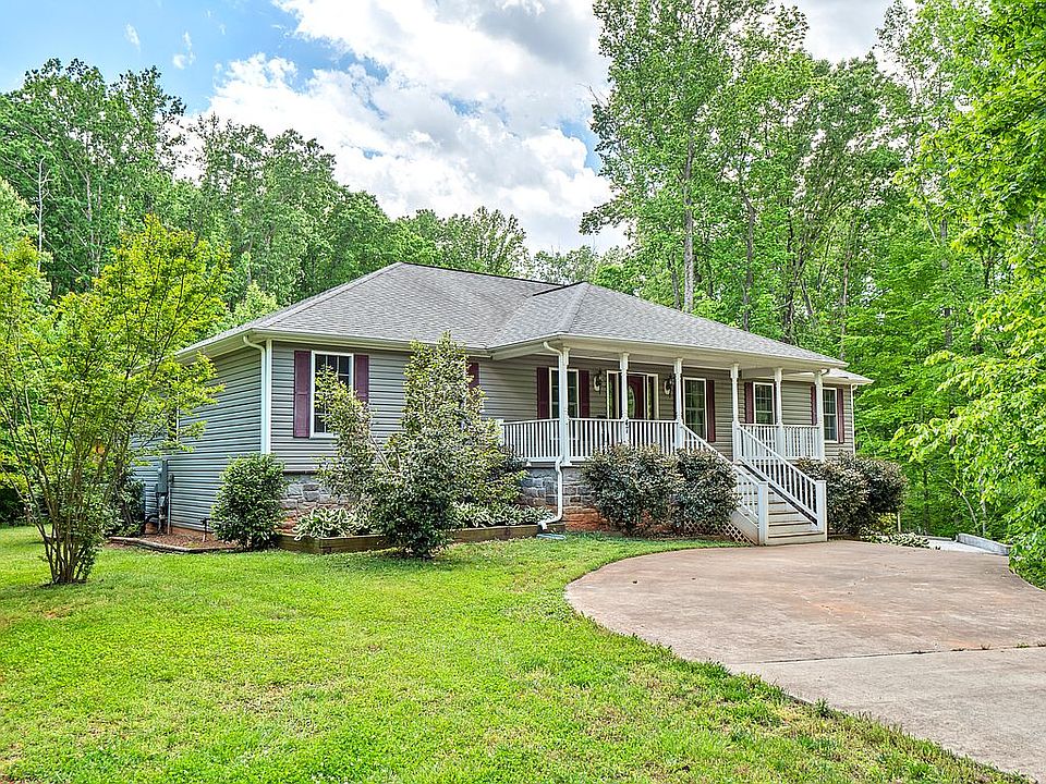 1st image of 47 Kinsley Ln