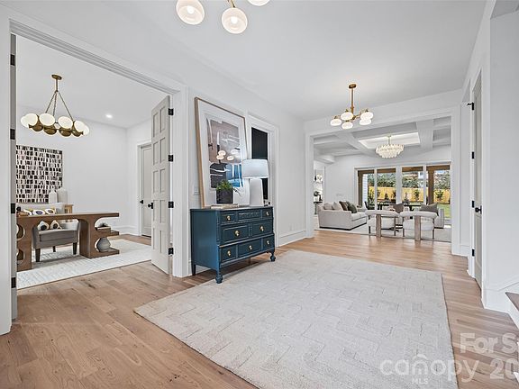 5th image of 1222 Chandler Pl