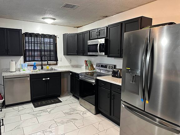 4th image of 2219 Norwood Blvd