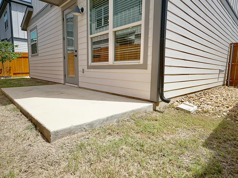 1008 Barbarosa Rd — Photo 7