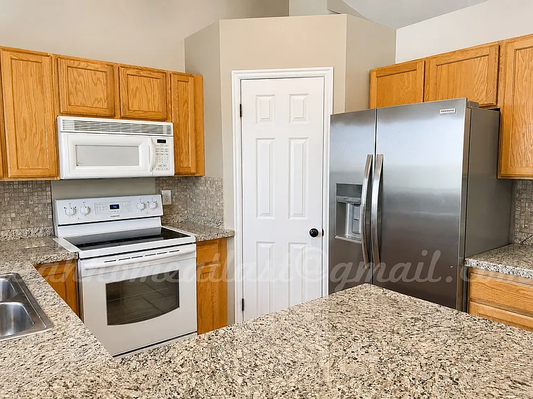 4353 S 3100 W — Photo 7