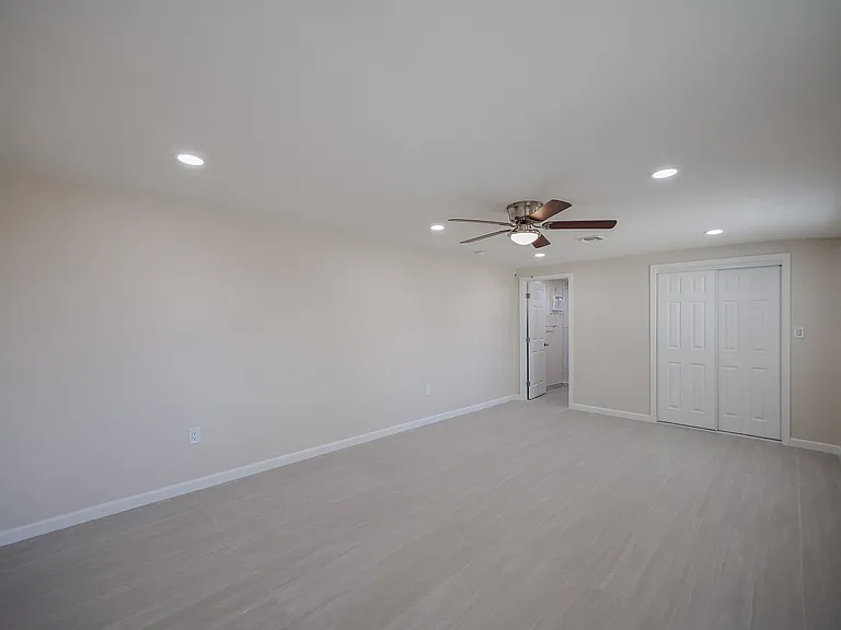 1053 E Weldon Ave — Photo 1