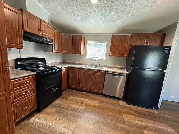 3rd image of 1325 N Franklin St #72
