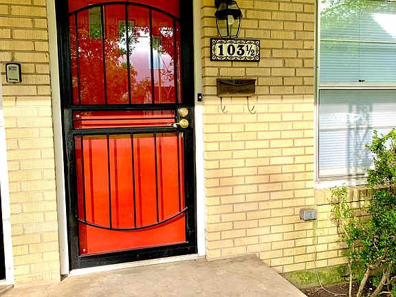 4th image of 103 Lewis St #1/2