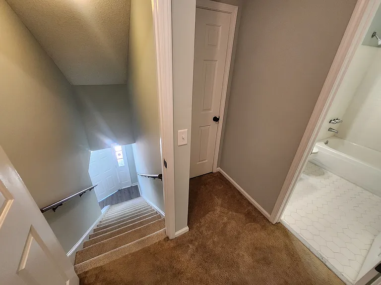 2000 Water Oak Dr #1-A — Photo 27