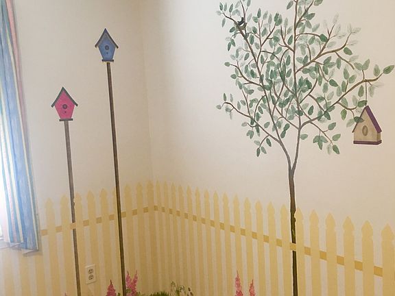 Garden BR W/ att. Bathroom