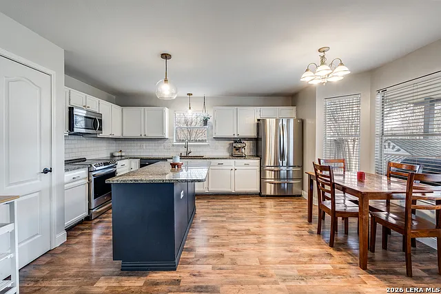 1017 Silvertree Blvd — Photo 9