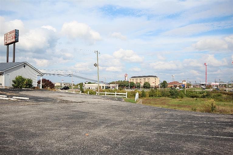 2nd image of 19 Taft Hwy