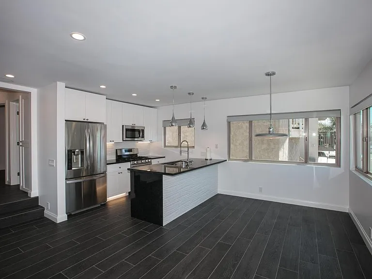 2220 Highland Ave #B — Photo 5