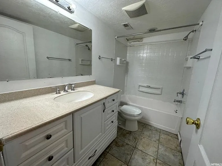 714 S 180 E — Photo 16