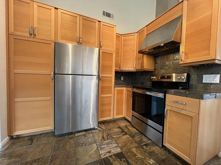 7418 Stoneview Ct — Photo 5