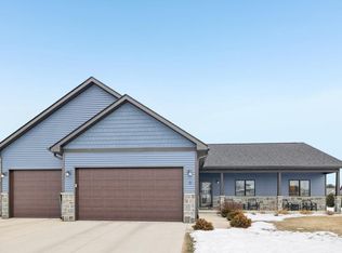 6 North Windmill Ridge Road, Evansville, WI 53536