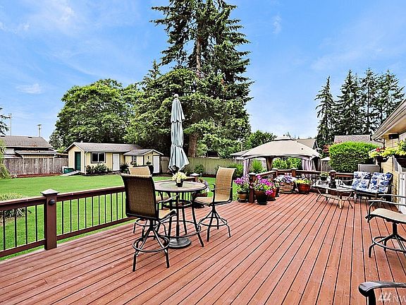 3rd image of 7827 123rd Ave NE